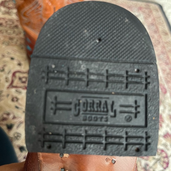 Corral boots - Picture 2 of 4